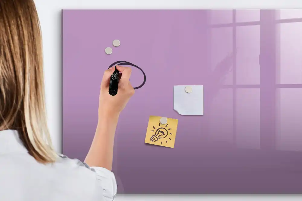 Dětská magnetická kreslící tabule v šeříkové barvě