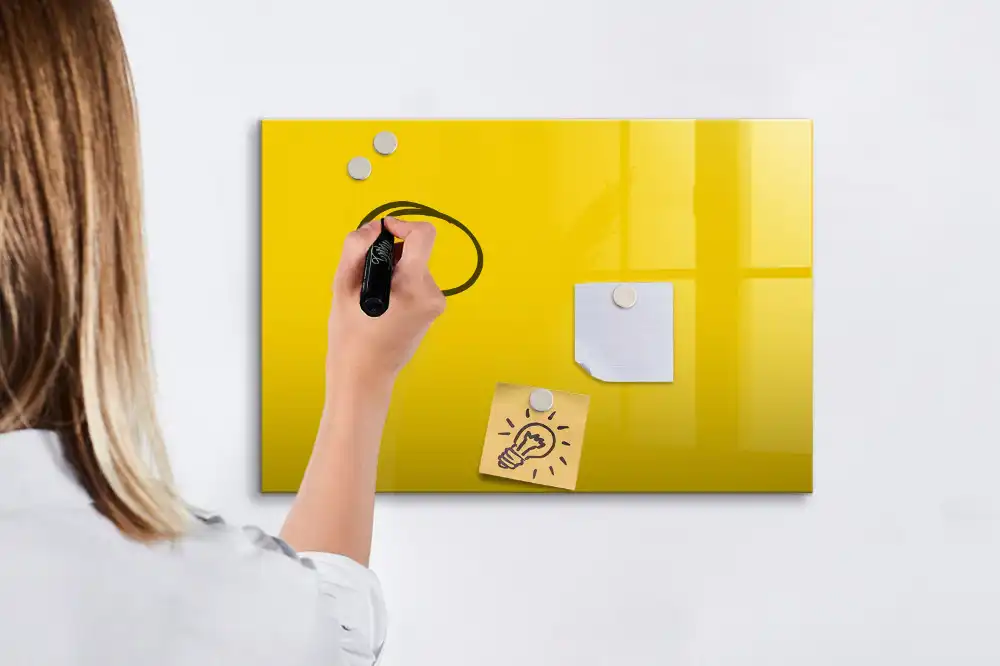 Magnetická kreslicí tabule světle žlutá