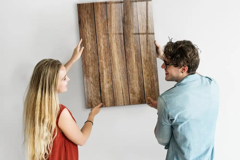 Nástěnná magnetická tabule se strukturou dřeva
