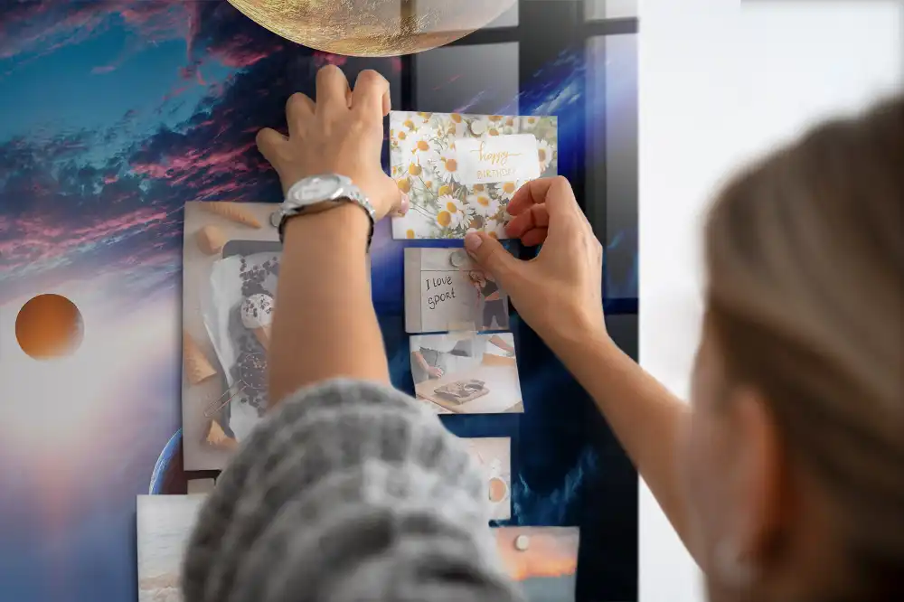 Magnetická tabule s motivem vesmírné galaxie