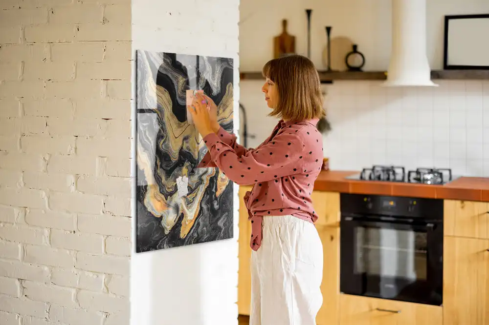 Magnetická nástěnka s motivem abstraktních skvrn