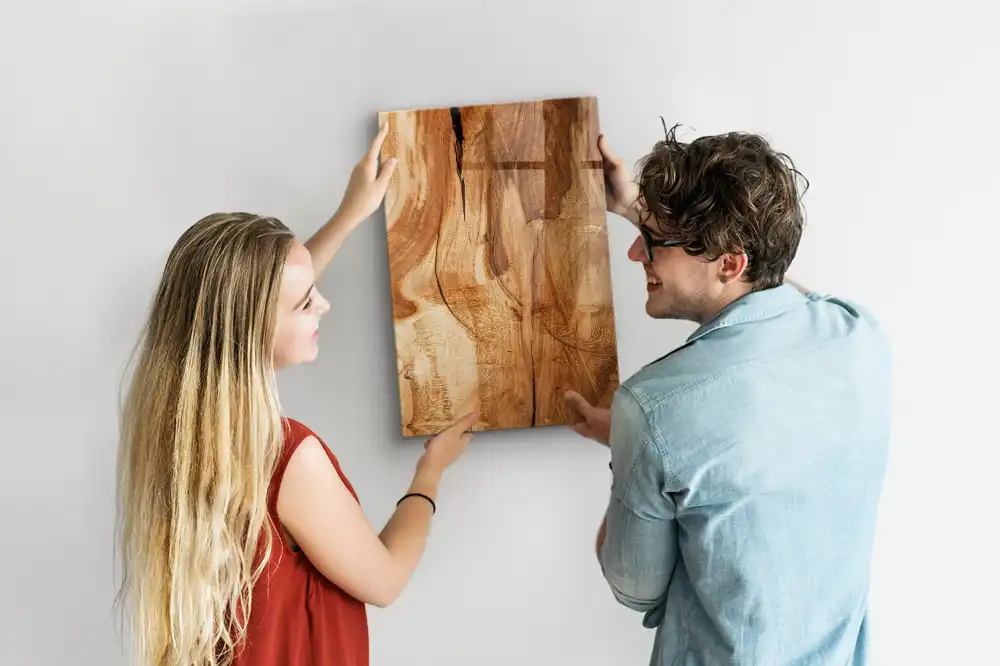 Nástěnná magnetická tabule z pravého dřeva