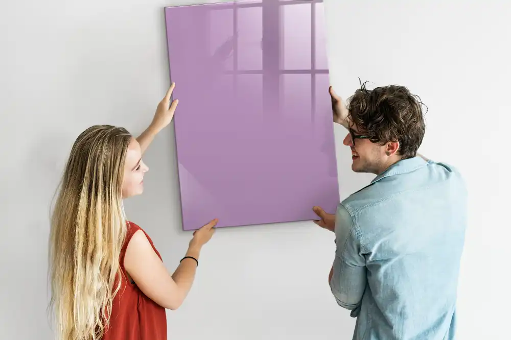 Skleněná magnetická tabule v lilkové barvě