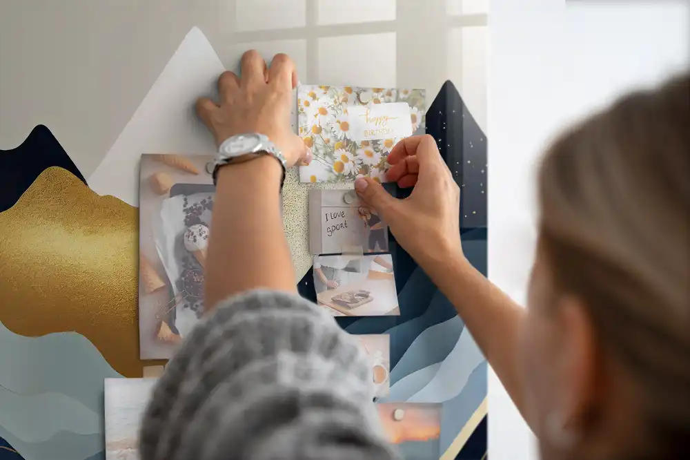 Magnetická tabule s motivem abstraktní krajiny
