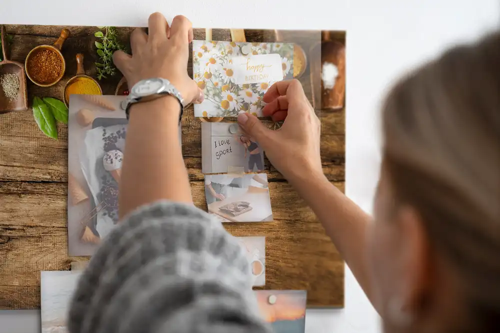 Magnetická tabule na zeď s motivem koření na lžičkách
