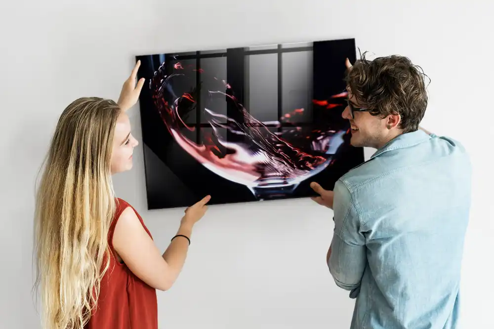 Magnetická skleněná tabule ve tvaru sklenice na víno