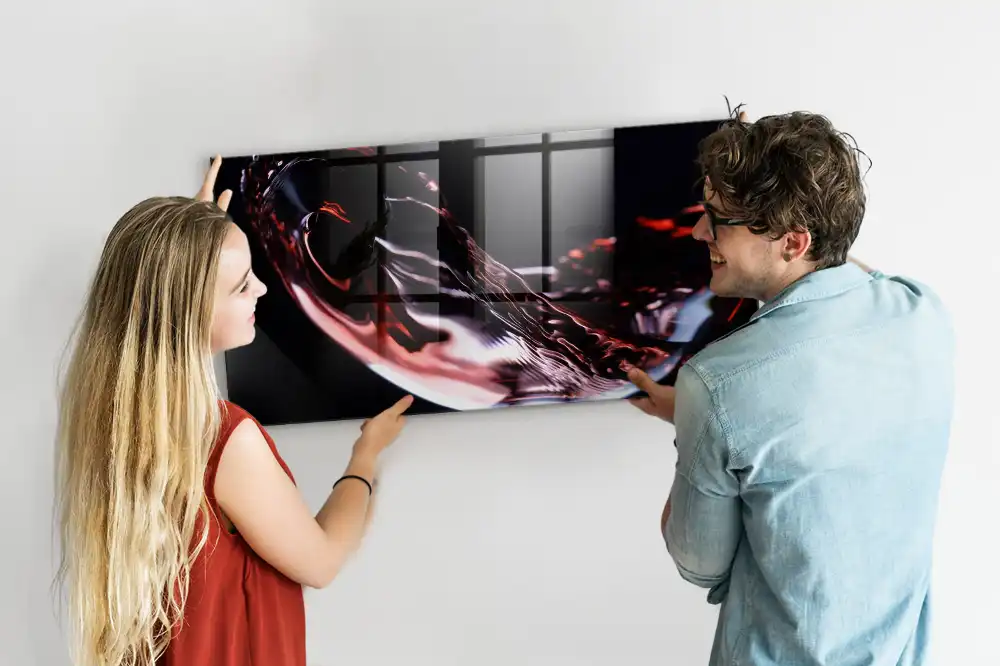 Magnetická skleněná tabule ve tvaru sklenice na víno