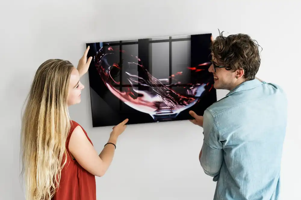 Magnetická skleněná tabule ve tvaru sklenice na víno