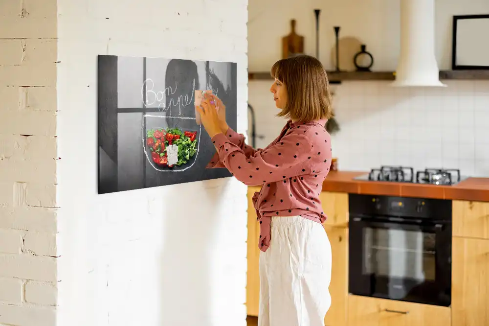 Magnetická tabule s nápisem Bon Appétit
