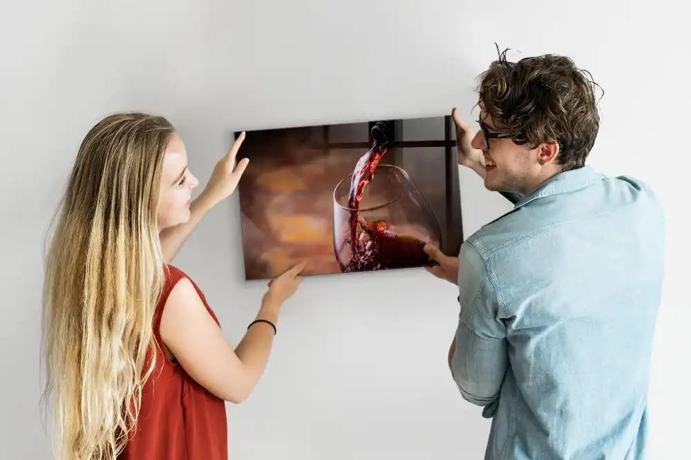 Magnetická skleněná nástěnka ve tvaru sklenice na víno