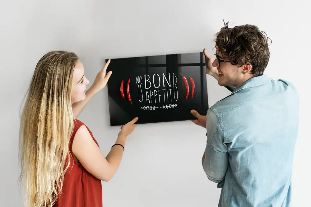 Magnetická tabule s nápisem Bon Appetit