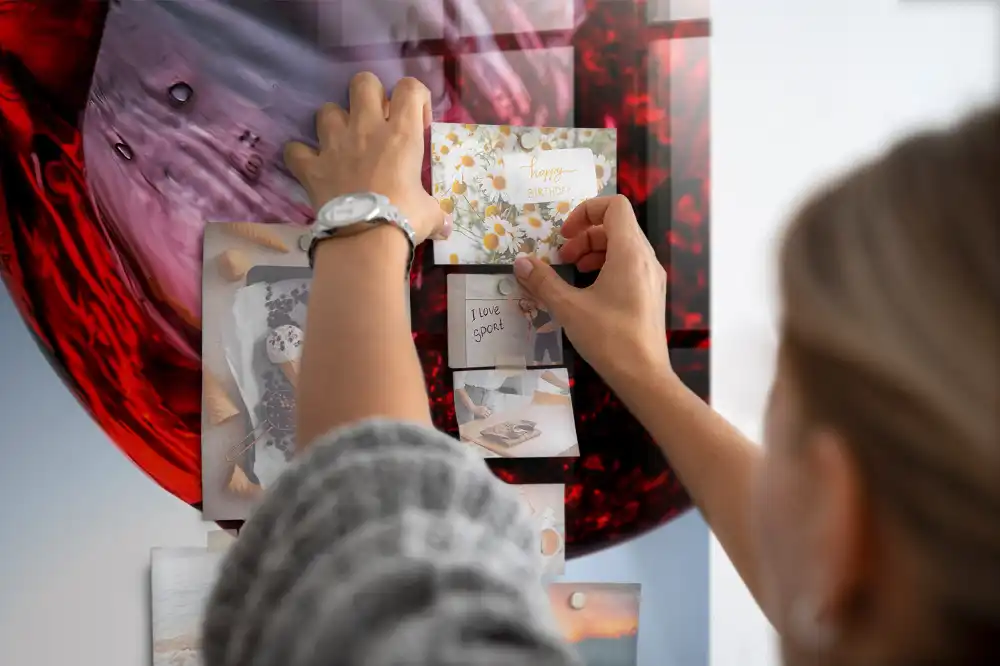 Magnetická skleněná tabule s motivem sklenky vína