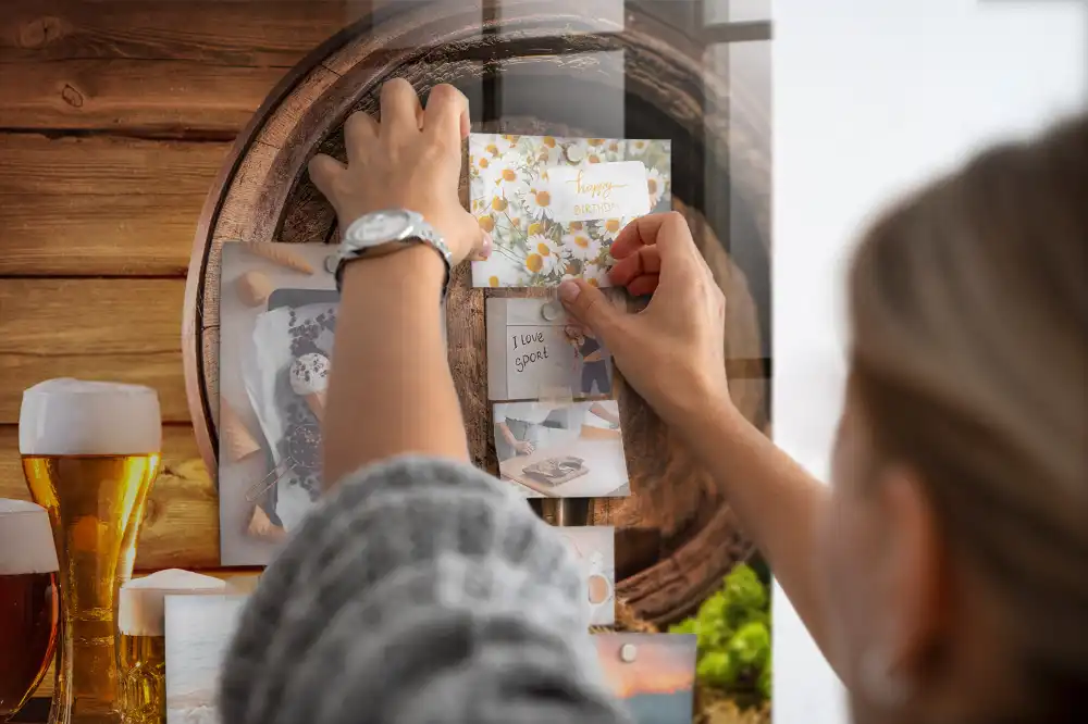 Skleněná magnetická tabule ve tvaru dřevěného sudu