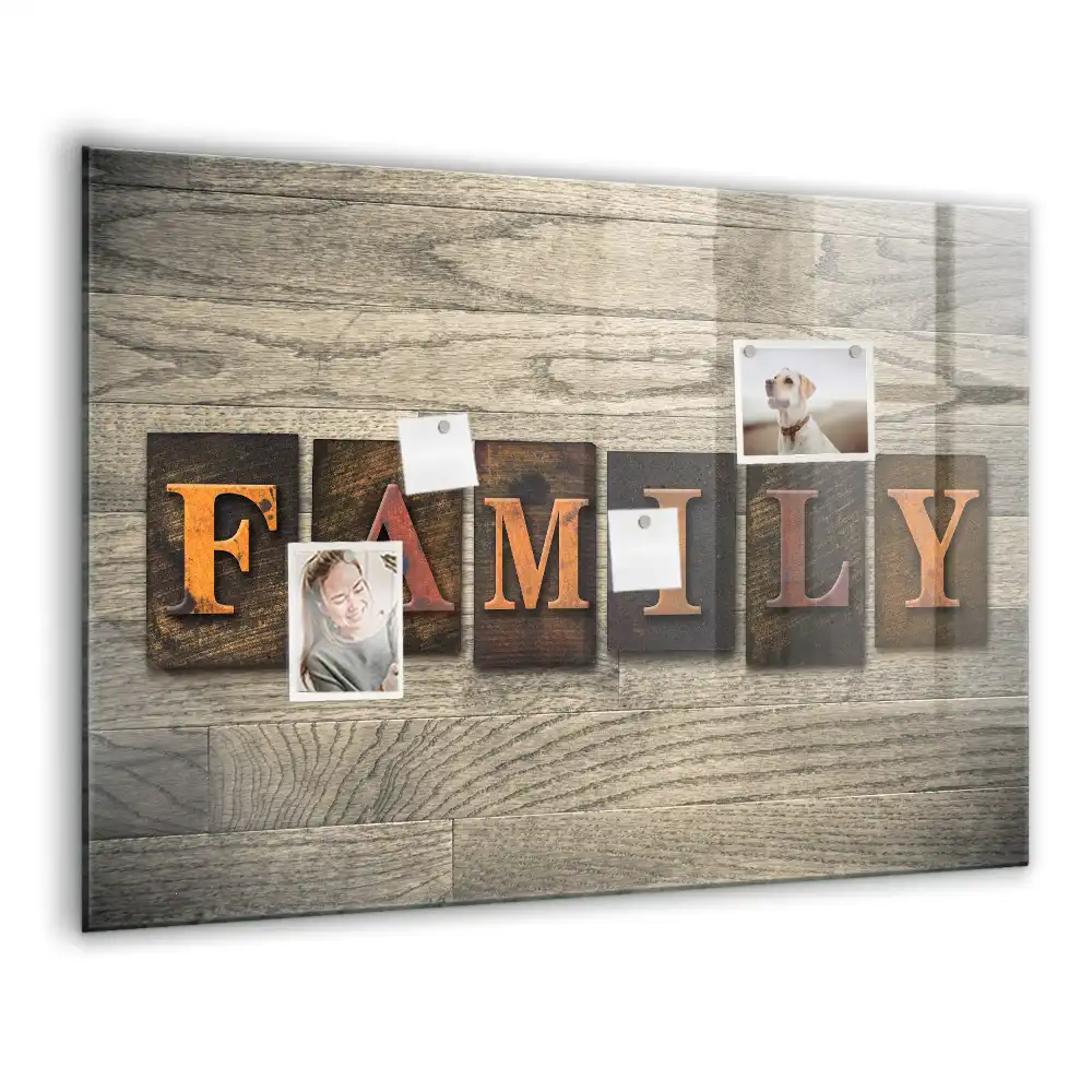 Magnetická nástěnná tabule s nápisem Family