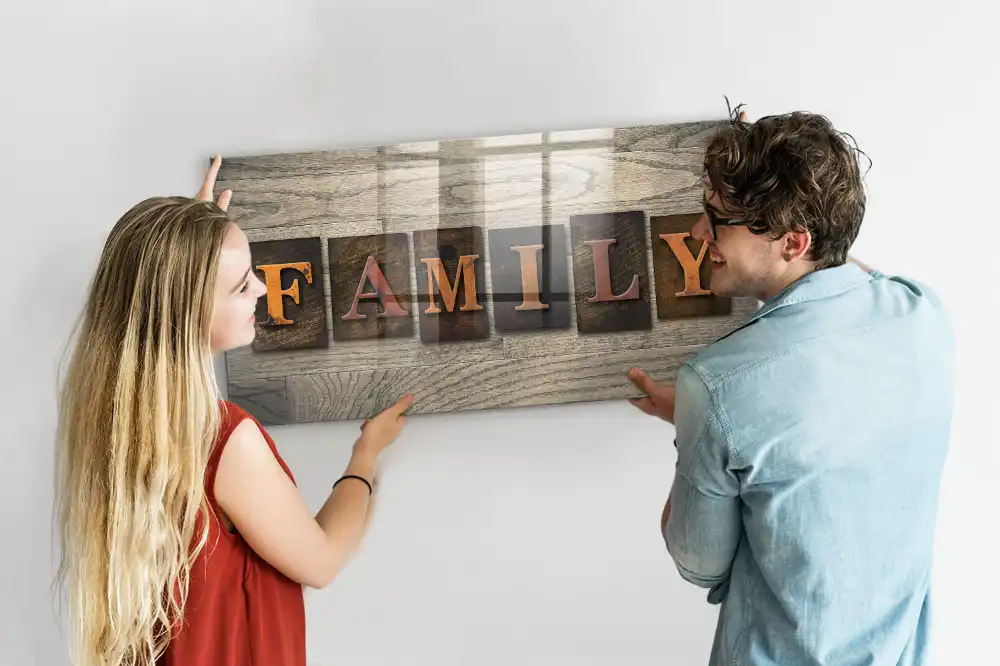 Magnetická nástěnná tabule s nápisem Family