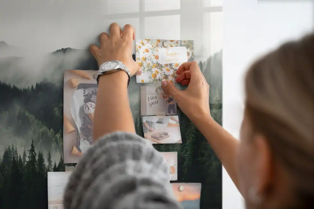 Magnetická nástěnná tabule s motivem lesní krajiny