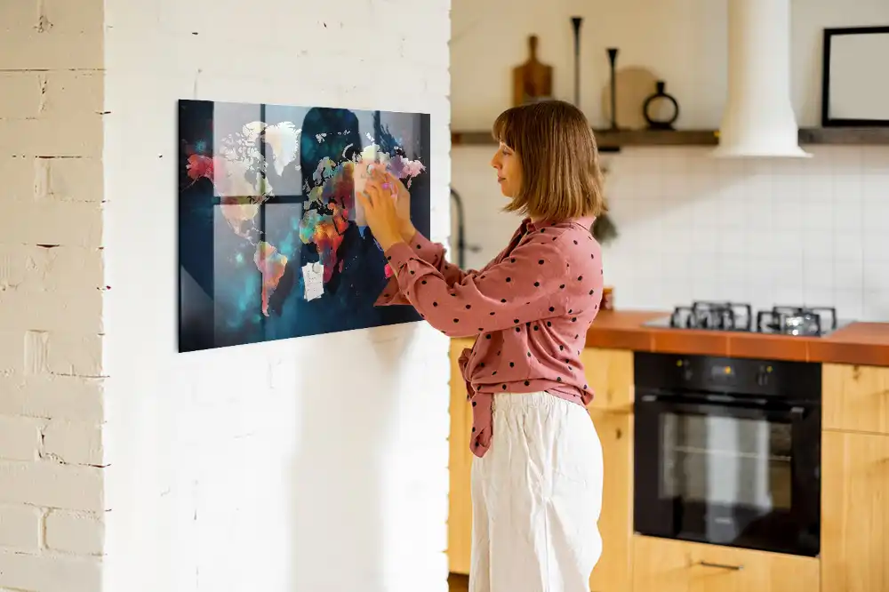 Magnetická tabule na zeď se vzorem geometrie světa