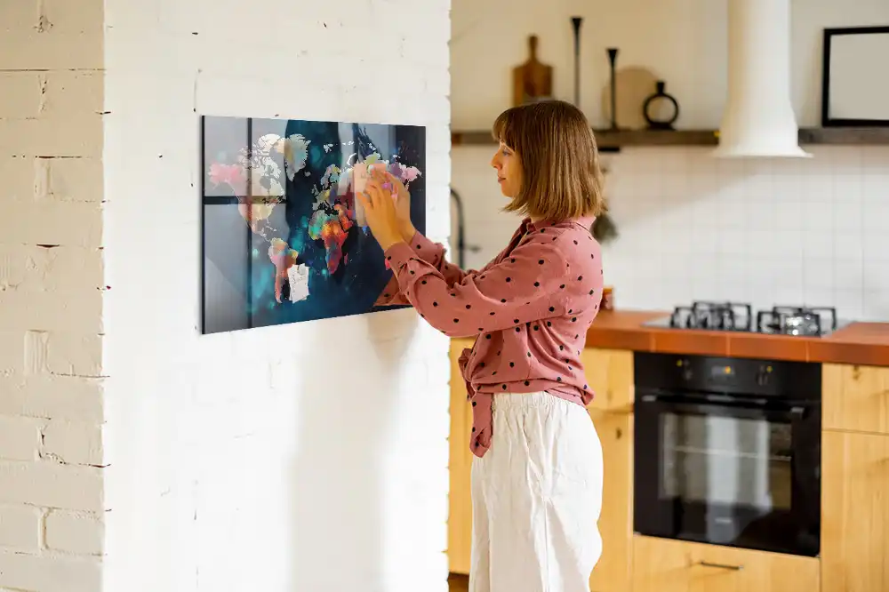 Magnetická tabule na zeď se vzorem geometrie světa