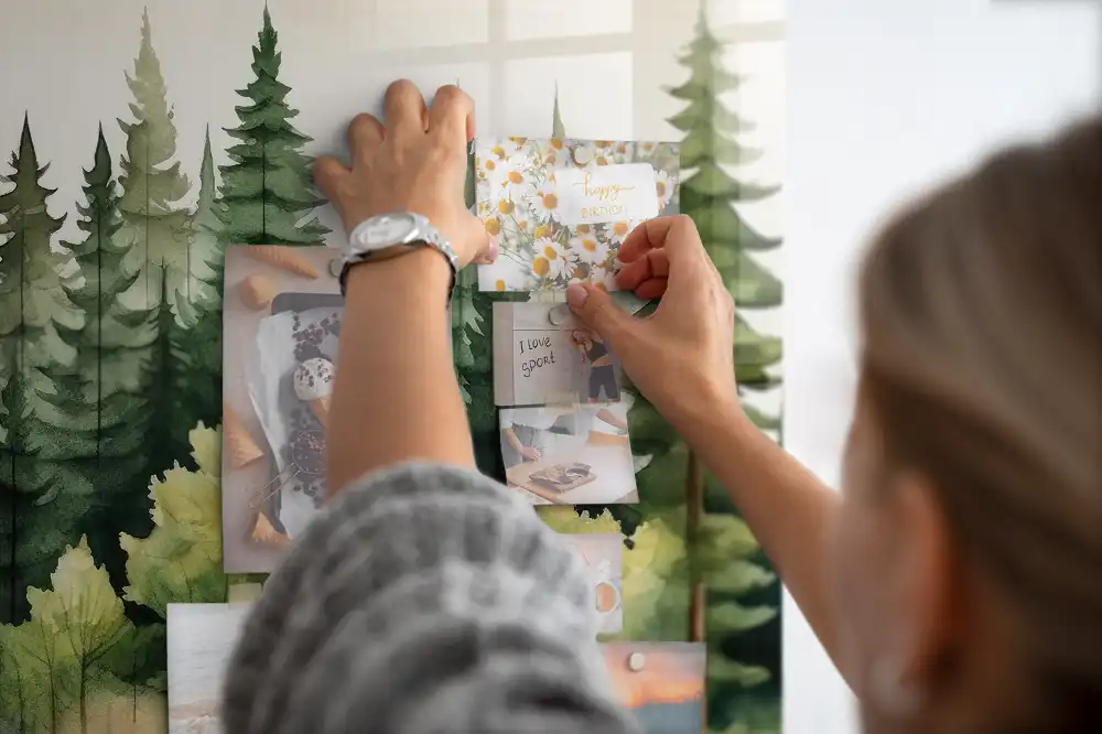 Skleněná magnetická tabule s motivem lesní krajiny