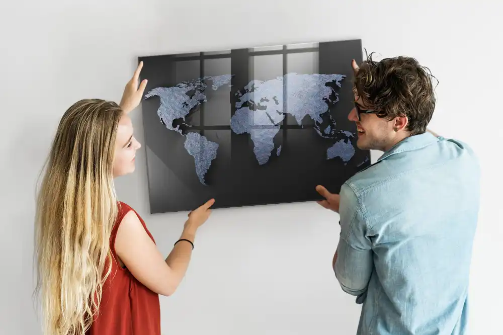 Magnetická tabule s prostorovou mapou světa