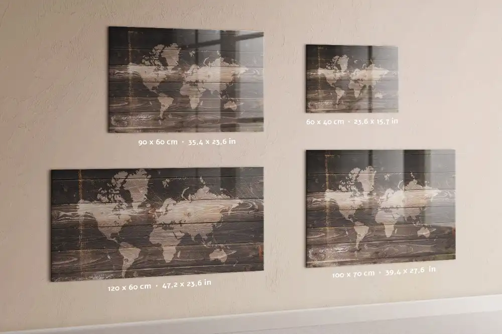 Dřevěná magnetická mapa světa na tabuli