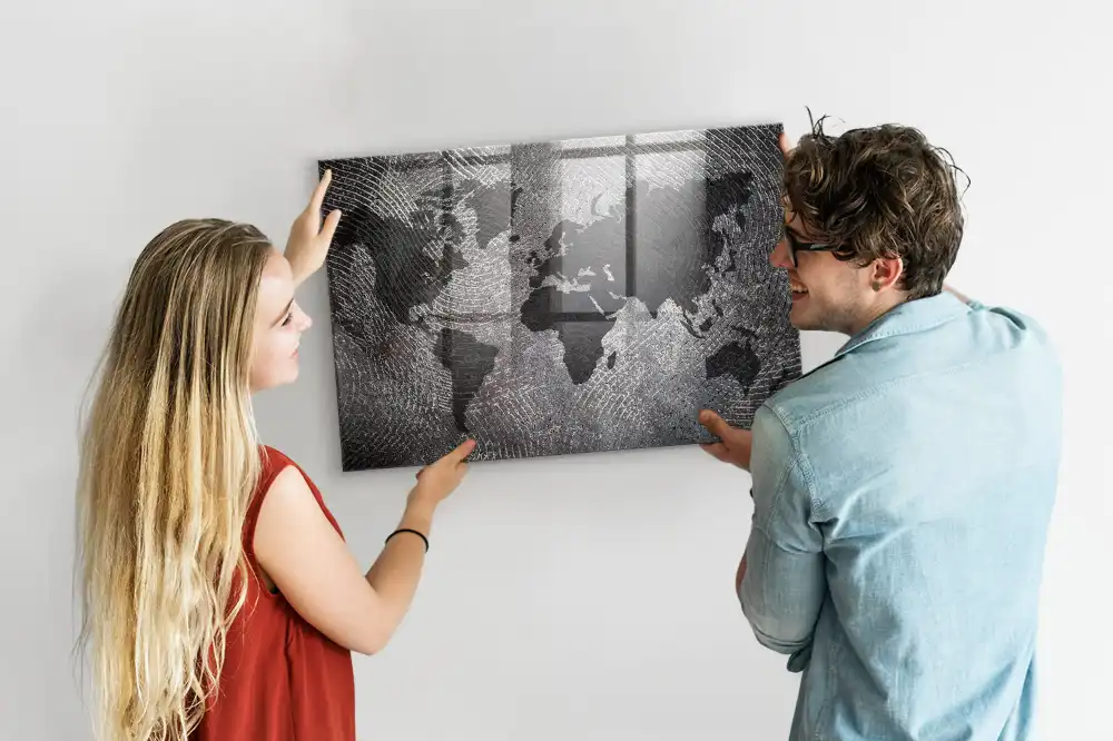 Magnetická tabule s motivem betonové mapy světa