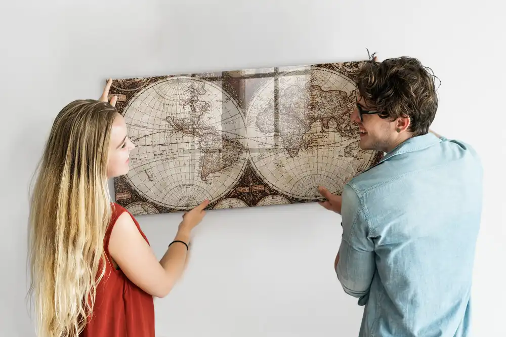 Magnetická tabule s motivem historické mapy světa