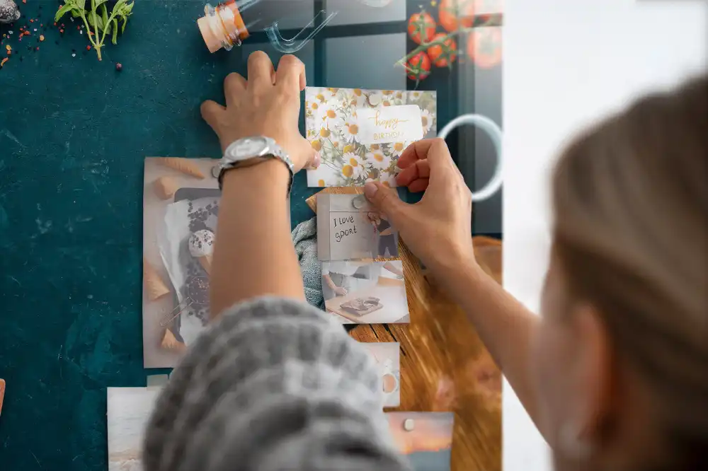 Magnetická tabule na zeď pro kuchyňské doplňky